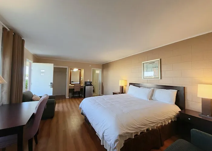 Royal Inn And Suites