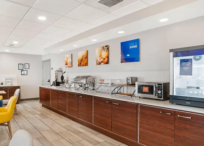 Comfort Inn & Suites Dothan Northside Plaza