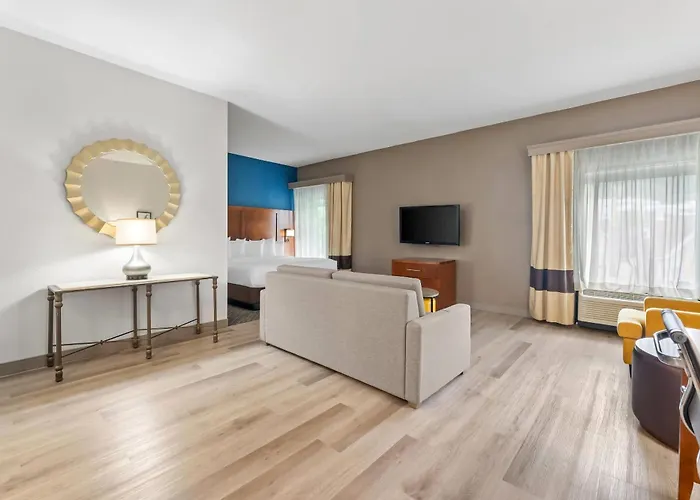 Comfort Suites Bethlehem Near Lehigh University And Lvi Airport