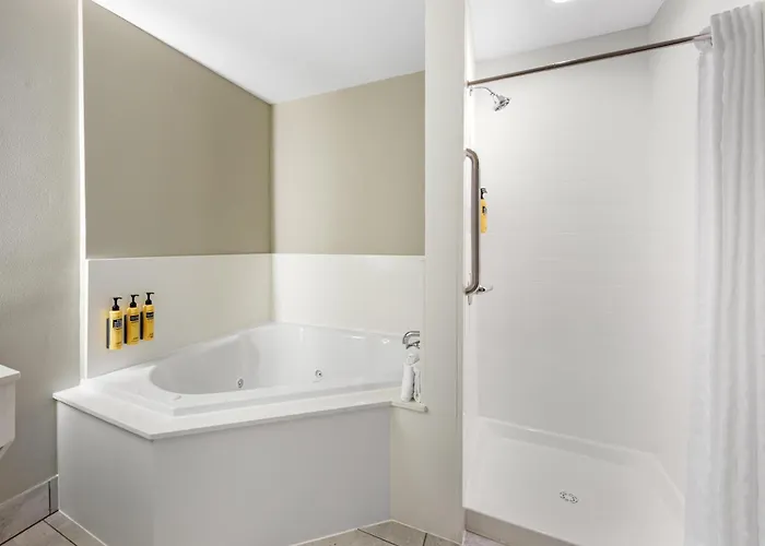 Best Western Plus Georgetown Inn & Suites
