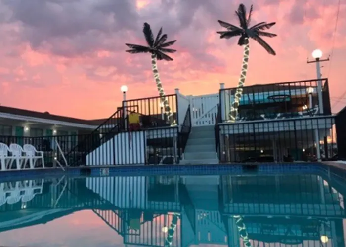 Surfcomber Motel
