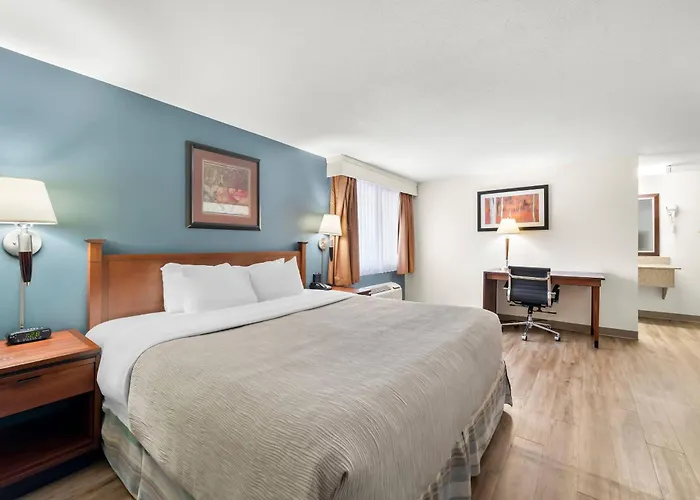 Quality Inn & Suites Black River Falls I-94