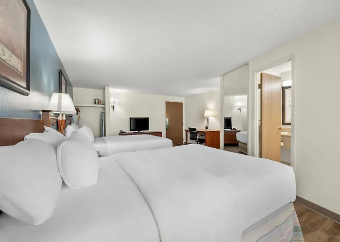 Quality Inn & Suites Black River Falls I-94