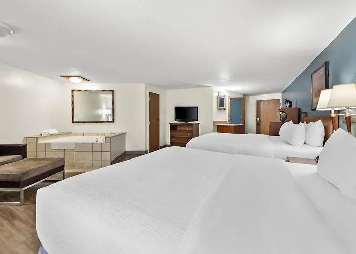 Quality Inn & Suites Black River Falls I-94