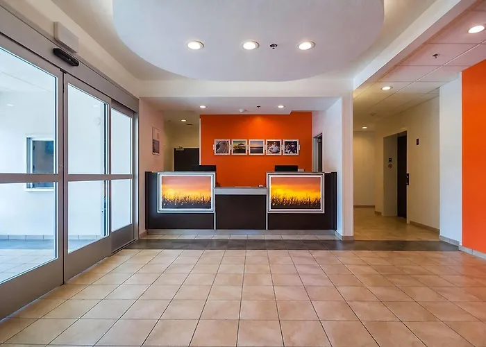 Days Inn By Wyndham South Bend/Notre Dame