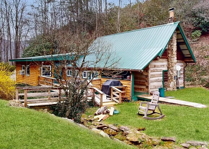 1 Bed 1 Bath Vacation Home In Sylva