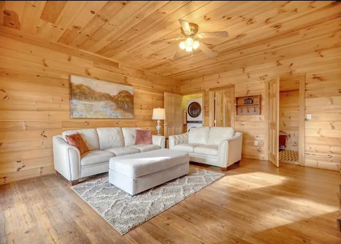 4 Bed 4 Bath Vacation Home In Sylva