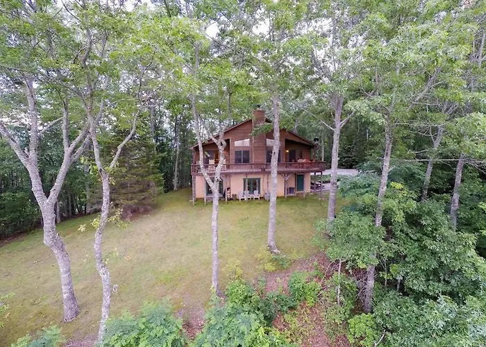 3 Bed 3 Bath Vacation Home In Sylva