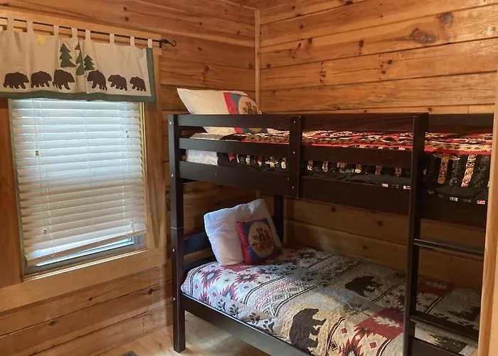 3 Bed 3 Bath Vacation Home In Whittier