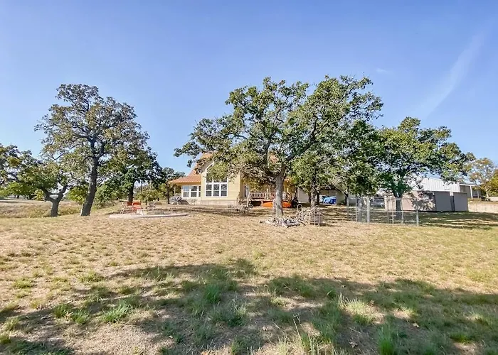 Waterfront Home With Kayak, View, Fire Pit & Wifi - Dog-Friendly