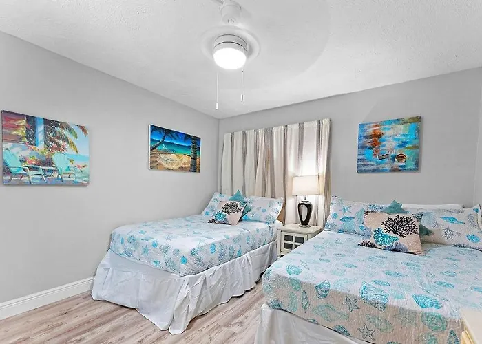 Siesta Key Escape Ground Floor Steps To Heated Pool And Free Trolley