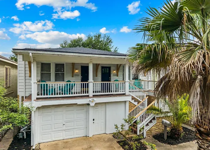 Port Side At M Historic Lost Bayou Retreat Walk To Beach Sleeps 6