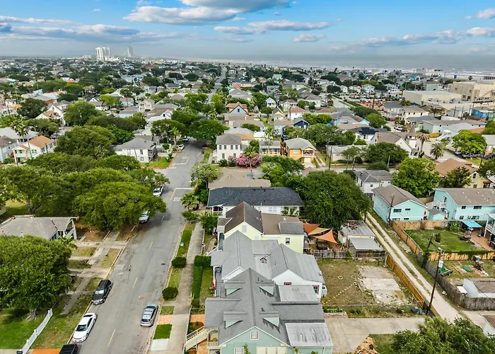 Port Side At M Historic Lost Bayou Retreat Walk To Beach Sleeps 6