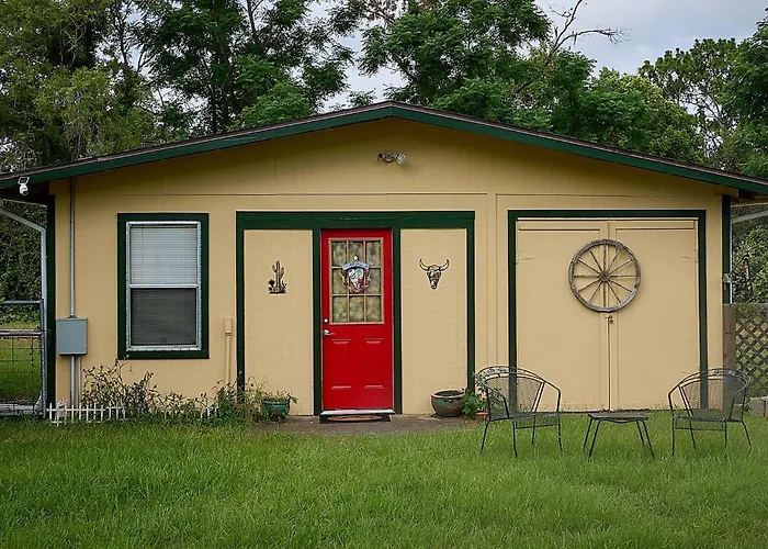 Pleasant Days Lodging Southwest Cottage