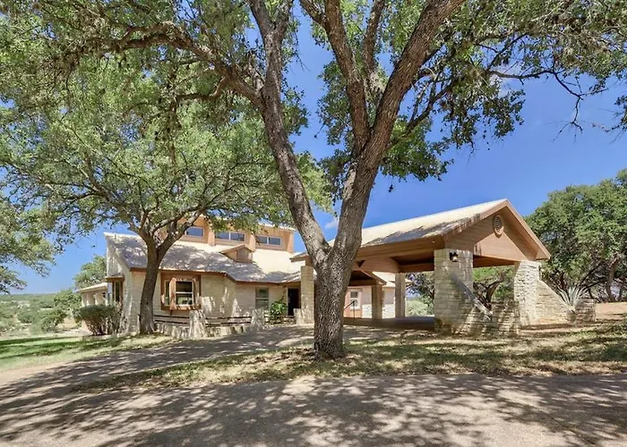 Regal Riverfront Home With 2 Cabins - 2 Miles To Marina