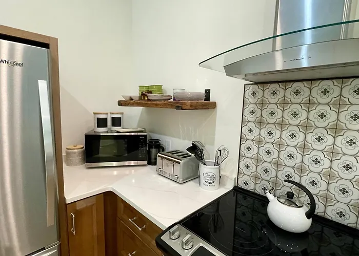 Magnolia Court Suites