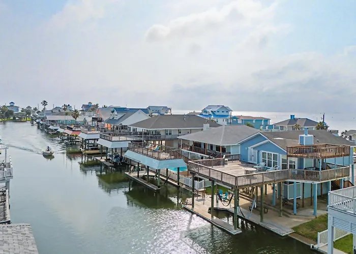 1 Mi To Sea Isle Beach: Canal-Front Gem W/ Dock!