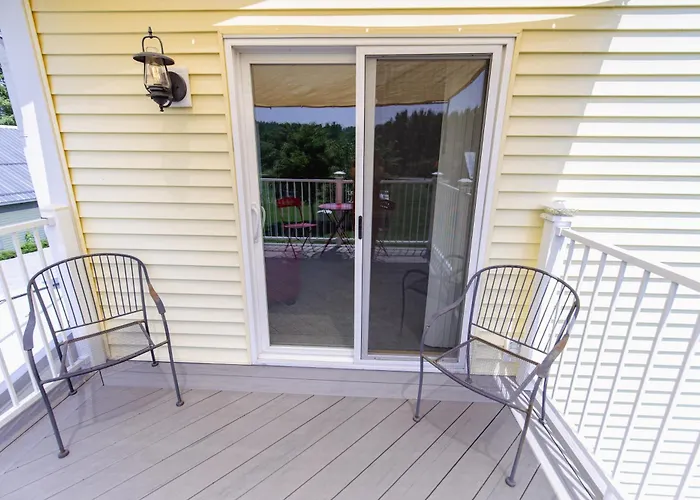 Bass Creek'S Cozy Outback Country Retreat