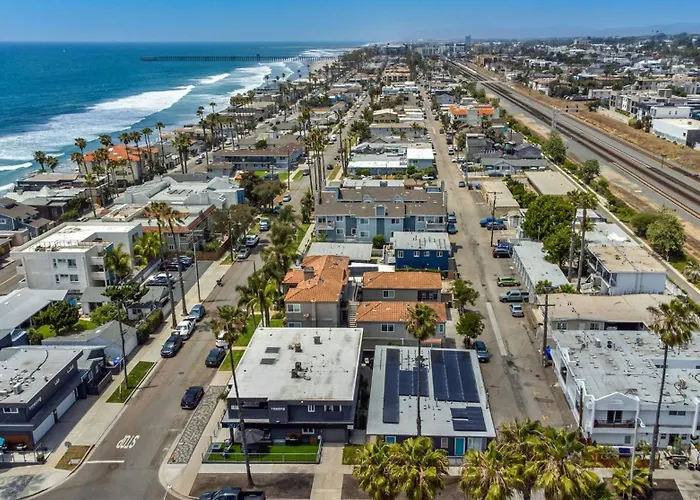 Coastal 2Br Escape - Steps To The Sand & Surf