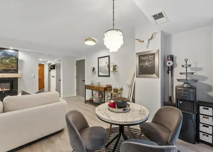 Ski-In Ski Out Luxury 1 Bd / 2 Ba Condo
