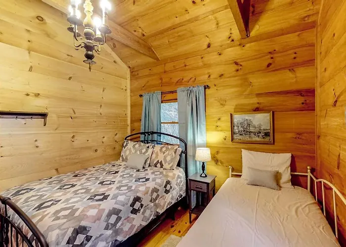 The Scaly Mountain Cabin