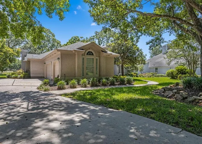 Club Views - Pet-Friendly 5Br W Pool & Bbq Patio