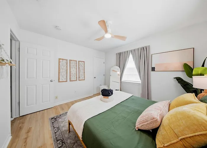 Boho Inspired Apt In The Heart Of Tampa Bay!