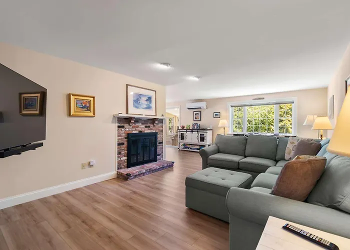 Sunroom Mins To Beaches Views Of Marsh