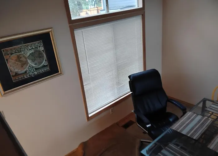 Cedar River One Bedroom In A Four Bedroom House
