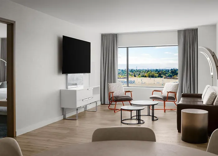 Hilton Santa Clara - Newly Renovated