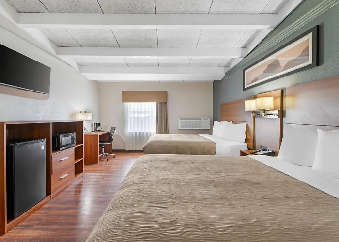 Quality Inn & Suites Kansas City - Independence I-70 East