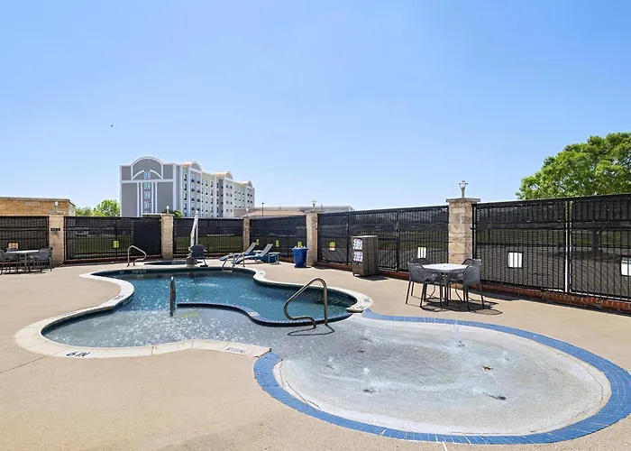 Hampton Inn And Suites Dallas/Lewisville-Vista Ridge Mall