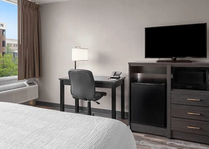 Baymont By Wyndham Great Falls City Center