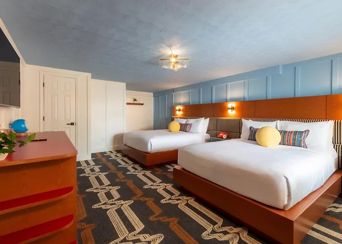 Driftaway Hotel And Pool