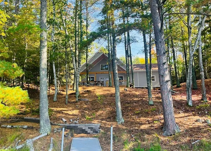 Chalet On The Bay