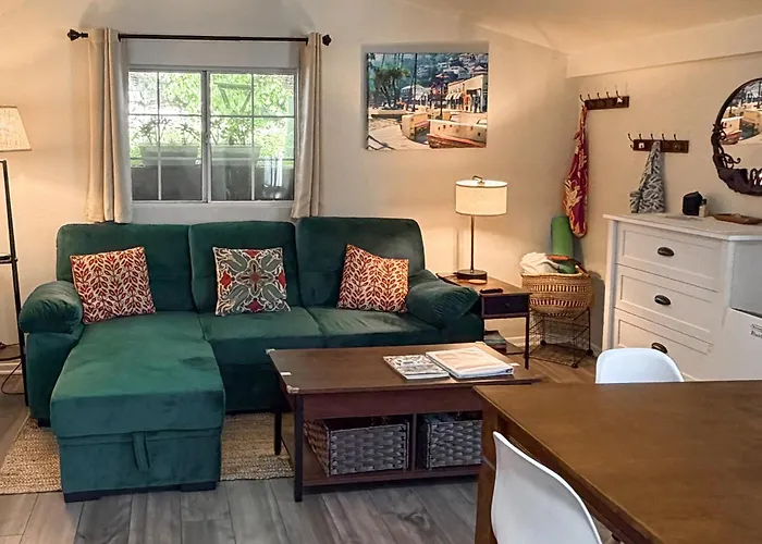 Avalon Cottage < Half-Mi To Beaches & Crescent Ave