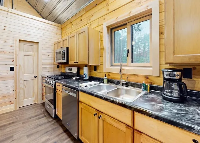 Brown Bear Cabin