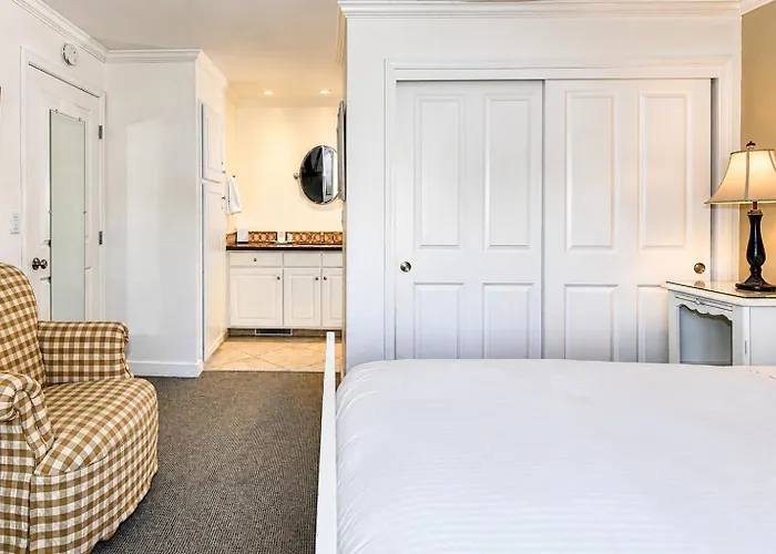 Spacious 2Br Condo With Pool, Fireplace,At Silverado Country Club