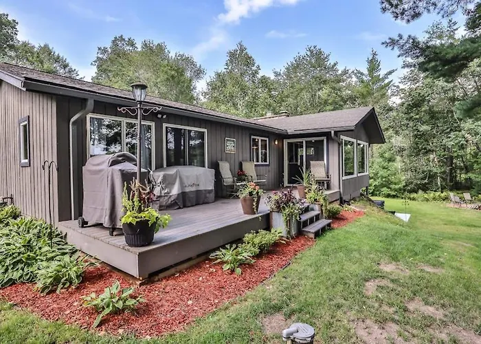Upper Gresham Lakehouse