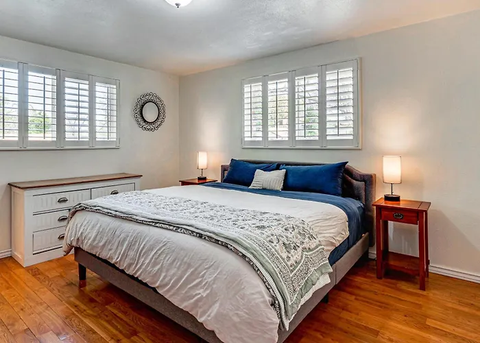 4 Mi To Olde Town Arvada! Dog-Friendly Home, Yard