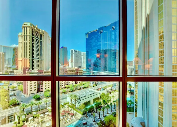 No Resort Fee - Strip Views, Pools & Parking
