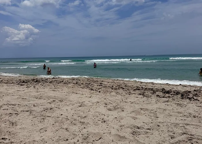 Beach Front Building Studio With Balcony Kitchen Pool Gym Direct Beach Access In Sunny Isles Beach Miami
