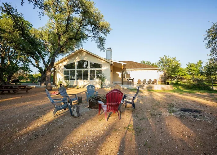 Private Luxury Getaway | Fire Pit | Near Weddings