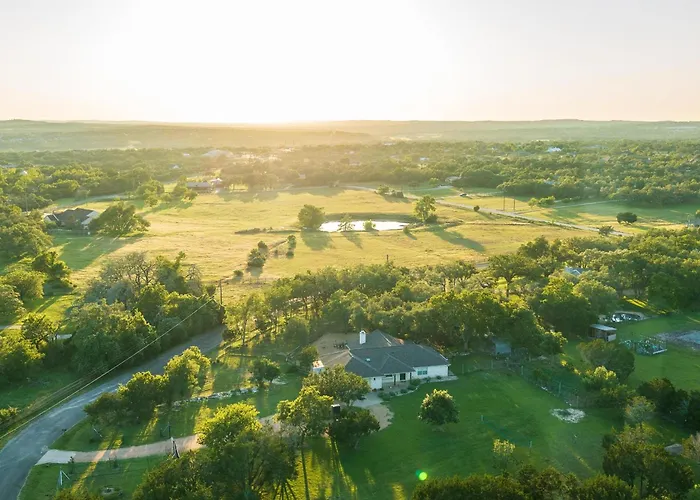 Private Luxury Getaway | Fire Pit | Near Weddings