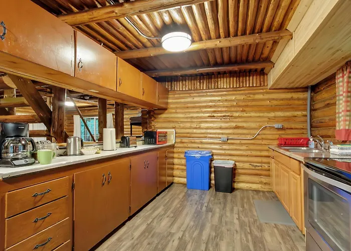 Log Cabin At Rainier Lodge