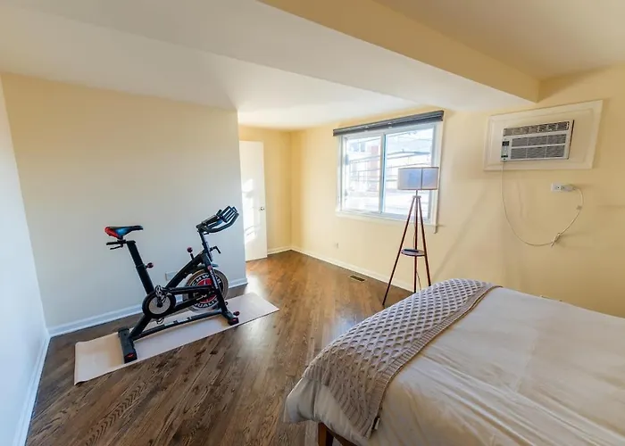 Bucktown Private Condo