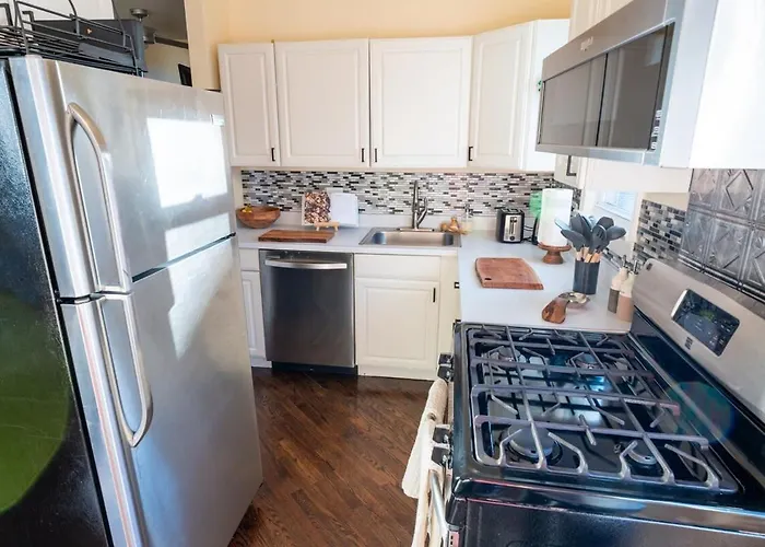 Bucktown Private Condo