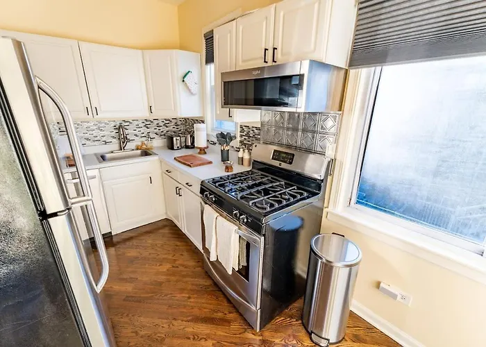 Bucktown Private Condo