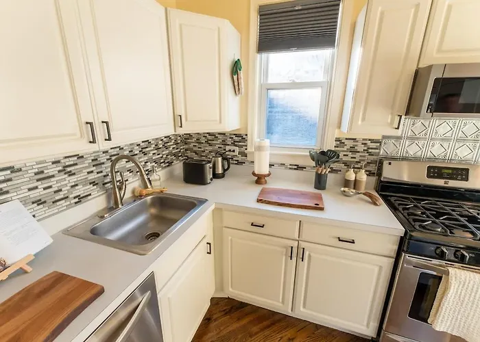 Bucktown Private Condo
