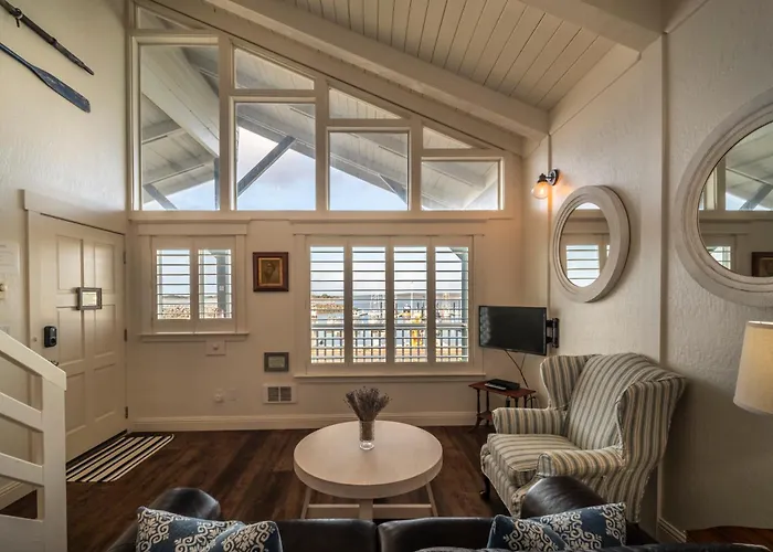 Bandon Marina Inn